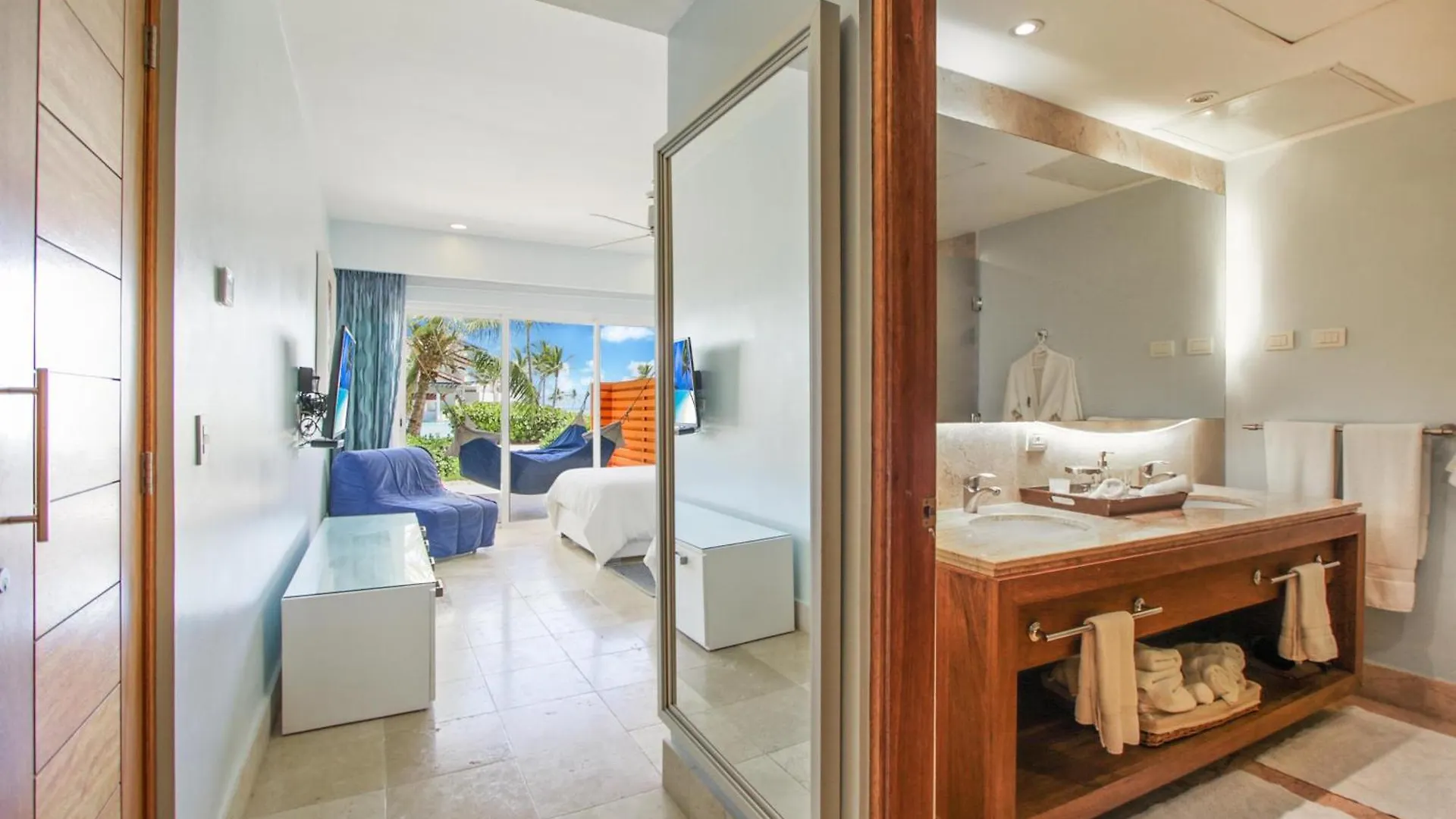 2-Bedroom Beachfront Apartment, Capcana, Punta Cana Repubblica Dominicana